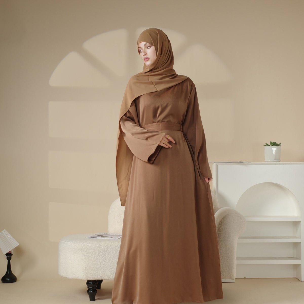 Abaya en satin unie à double poche et boutons dissimulés (MA030)