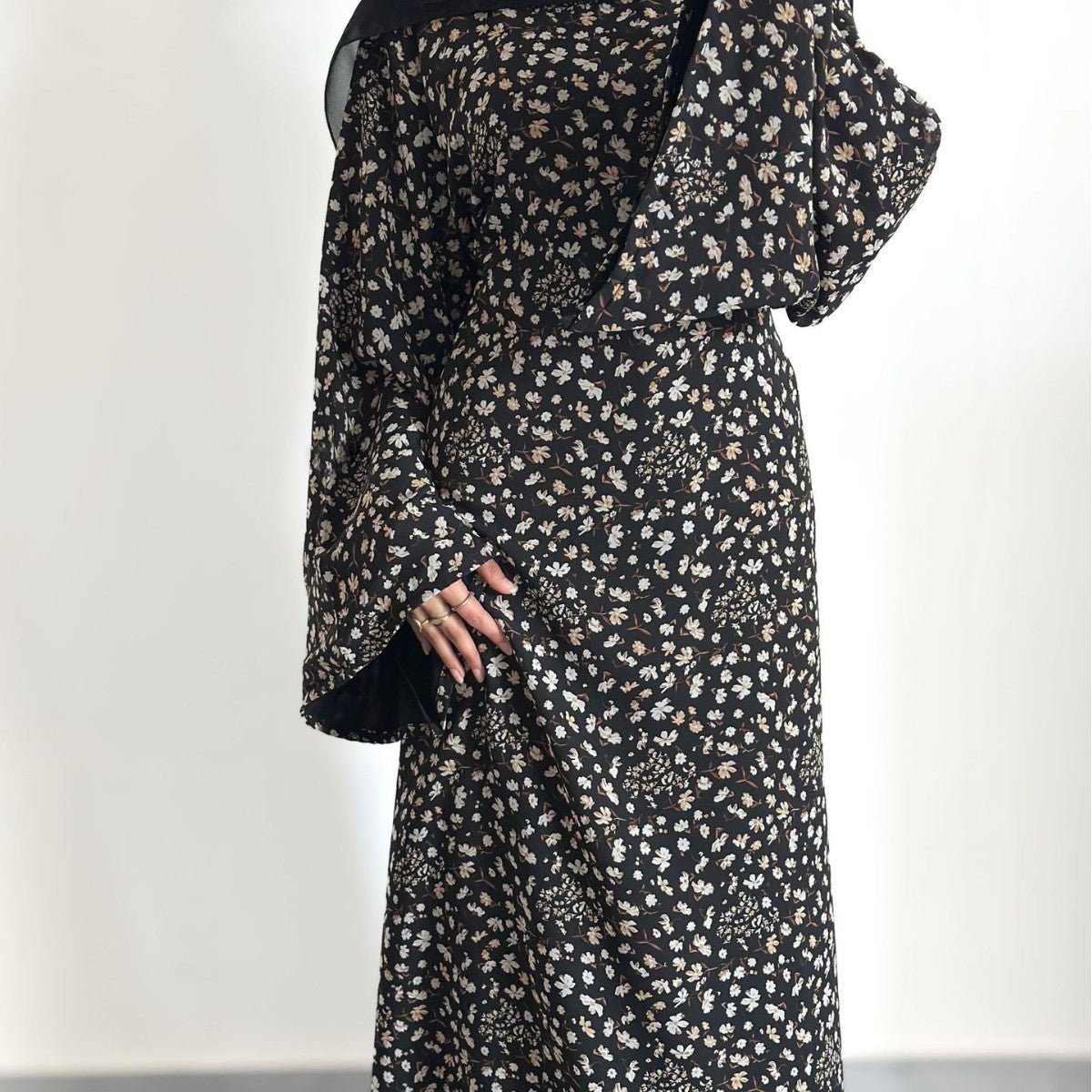 Robe Maxi à Manches Évasées et Motif Floral (MS490)
