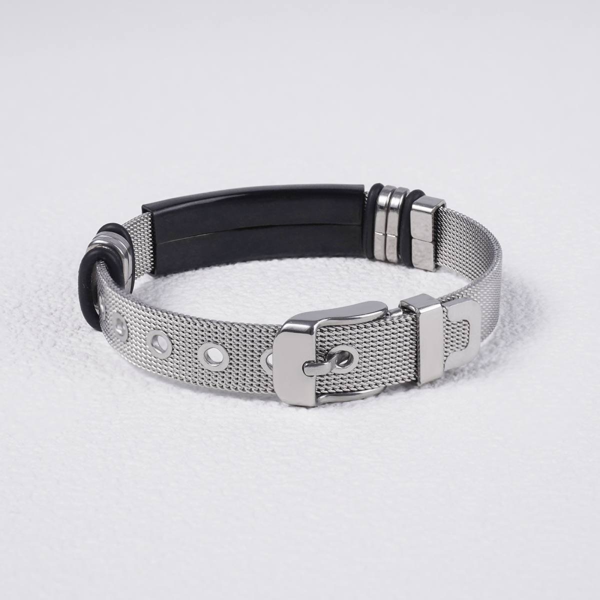 Bracelet en maille argentée à calligraphie islamique — Bracelet de prière musulman premium avec design en écriture arabe (MAC243)