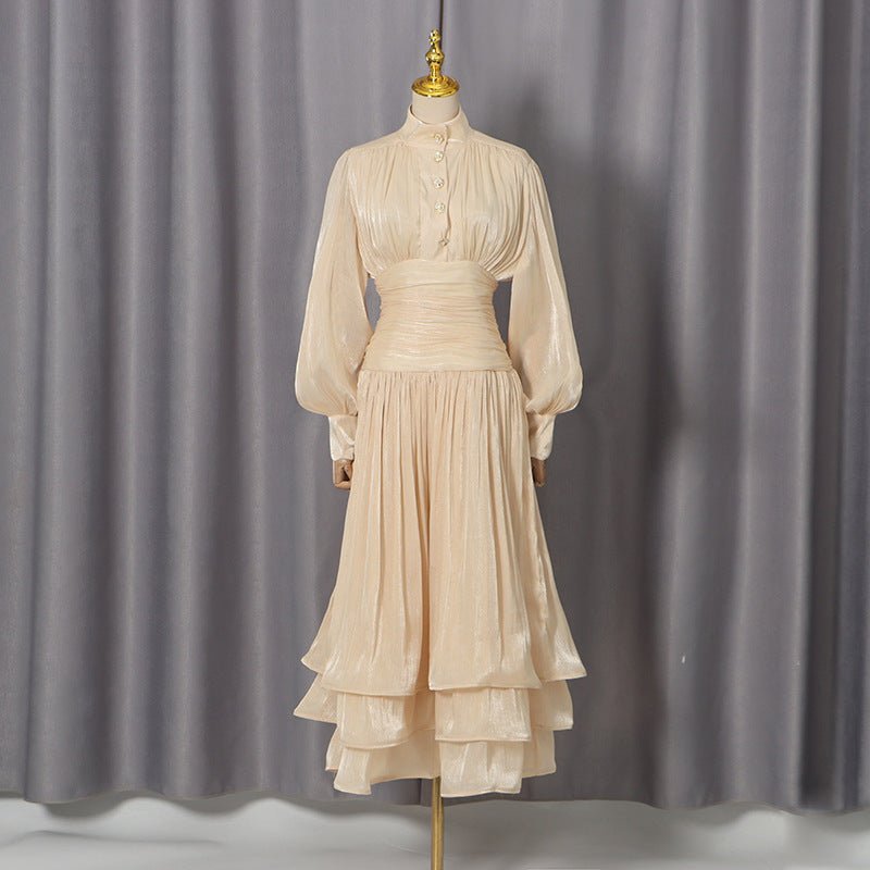 Robe Shimmer à volants étagés avec boutons perlés (MS322)