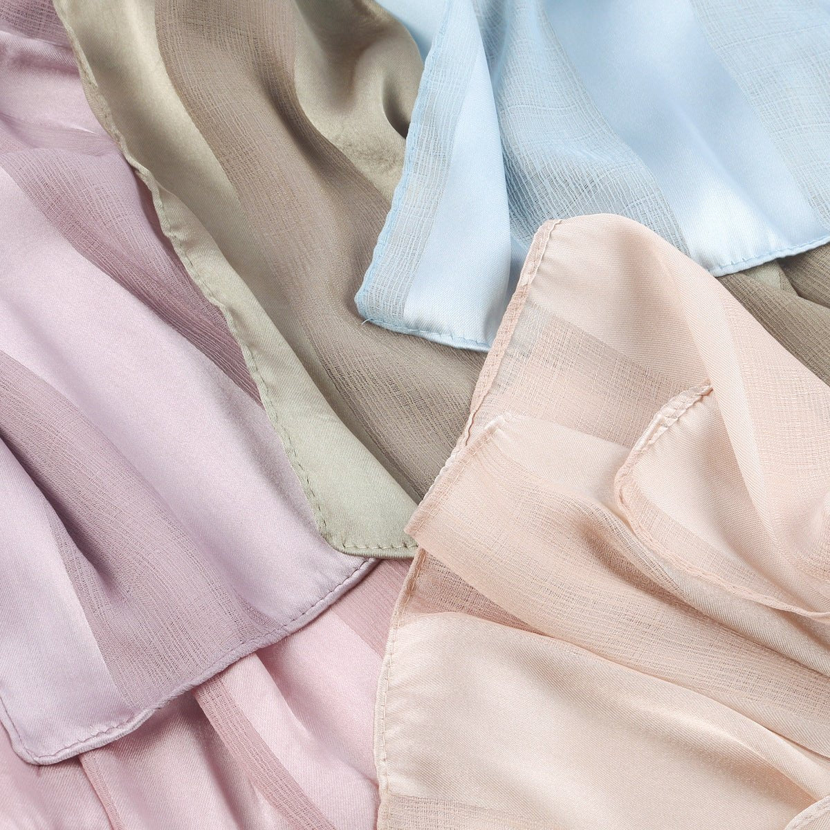 Hijab en Mousseline Crinkle Rayée à Texture Organique (MH143)