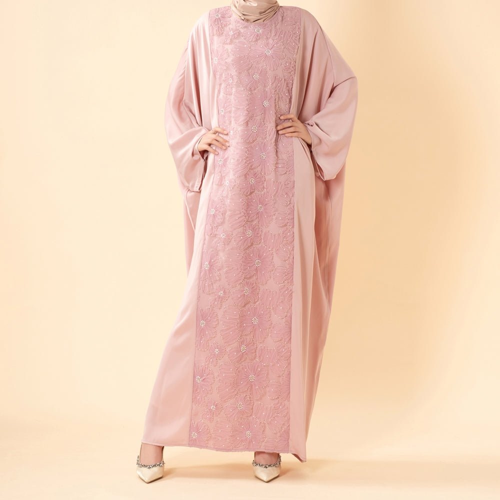 Abaya Chauve-Souris Luxe en Ruban 3D Brodé avec Ceinture Ajustable (MA431)