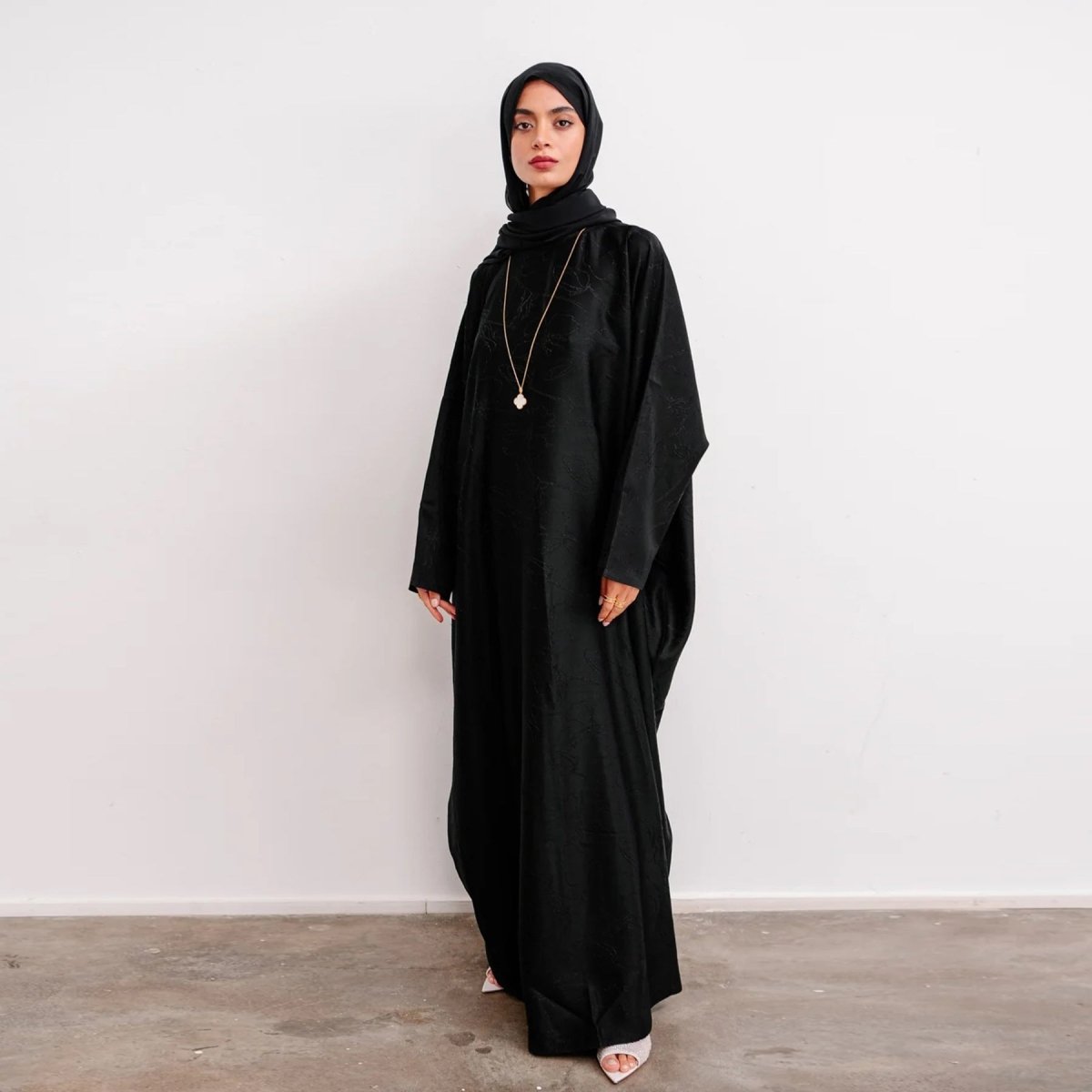 Abaya en satin tissé jacquard 3D (MA138)