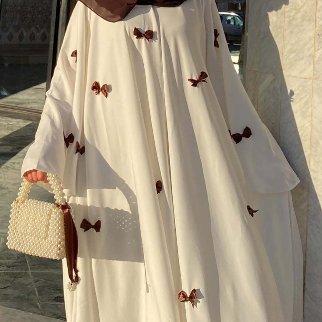 Abaya longue à ourlet ample, manches cloche et détail nœud papillon (MA151)