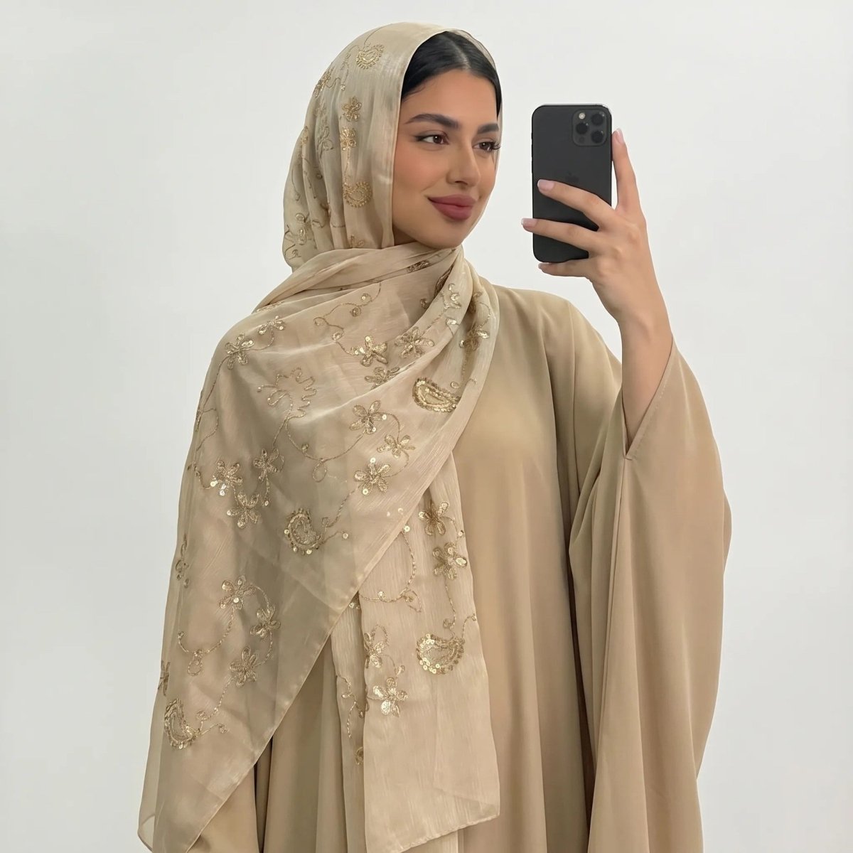Écharpe Hijab Brodée à Fleurs et Sequins (MH244)