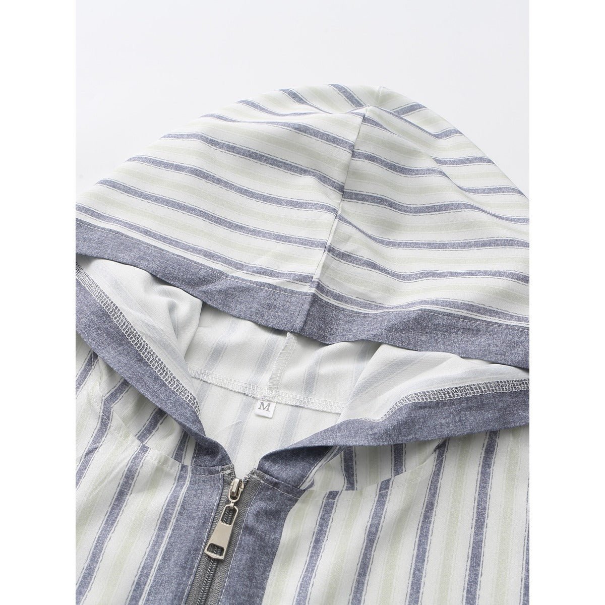 Thobe imprimé numérique 3D à rayures, respirant, coupe ample pour homme, manches courtes, robe musulmane avec col en V (MT033)