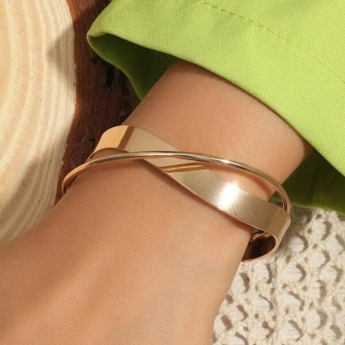 Bracelet ouvert rétro simple et polyvalent (MAC202)
