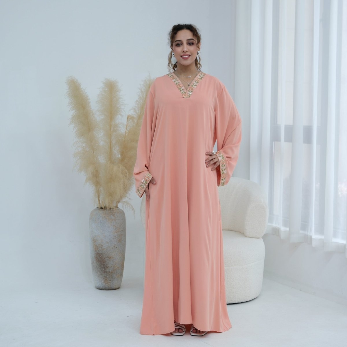Robe Maxi Nida à Col en V Brodée Florale (MA448)