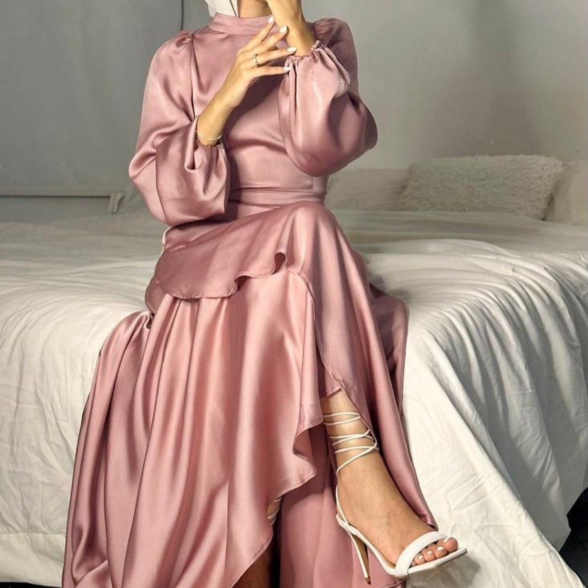 Robe Maxi en Satin Luxe à Ourlet Volanté | Abaya à Manches Élastiquées avec Ceinture (MS187)