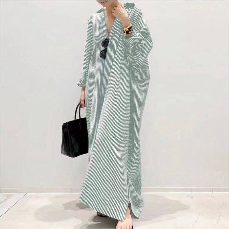 Robe Abaya Maxi Respirante à Imprimé Rayures, Coupe Ample, Col V et Manches Chauve-Souris, avec Poches Latérales (MA232)