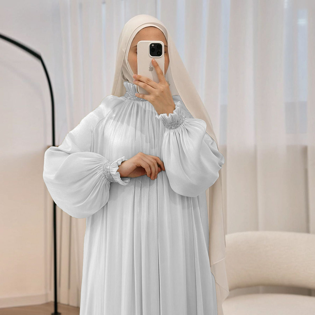 Abaya Élégante à Manchette Fleurie Brillante et Sequins | Abaya Brillante avec Sequins (MA140)