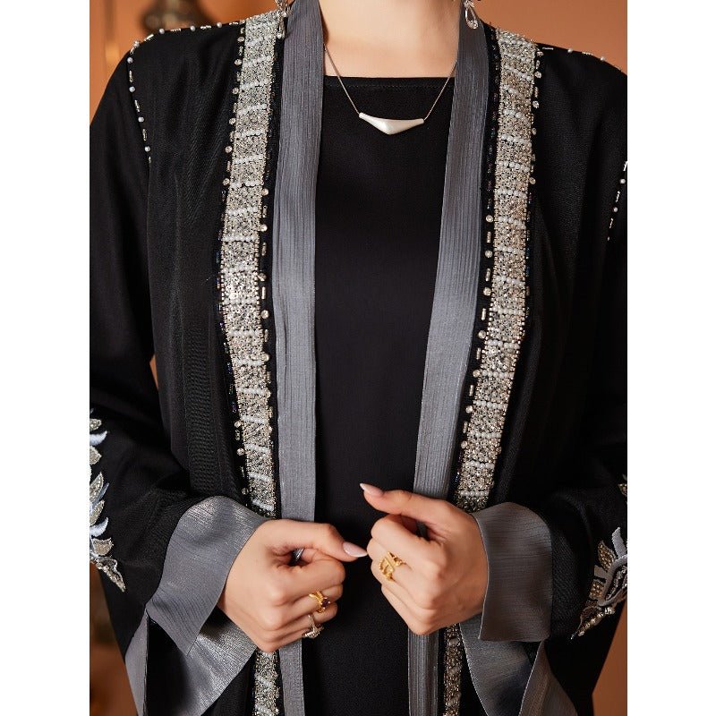 Abaya de Luxe Brodée à Strass | Ouverte devant avec Finition Contrastante et Manchettes Fendues (MOA235)