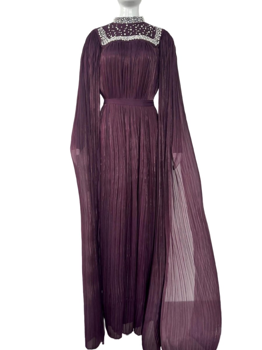 Robe longue plissée en mousseline perlée de perles et cristaux (MA441)
