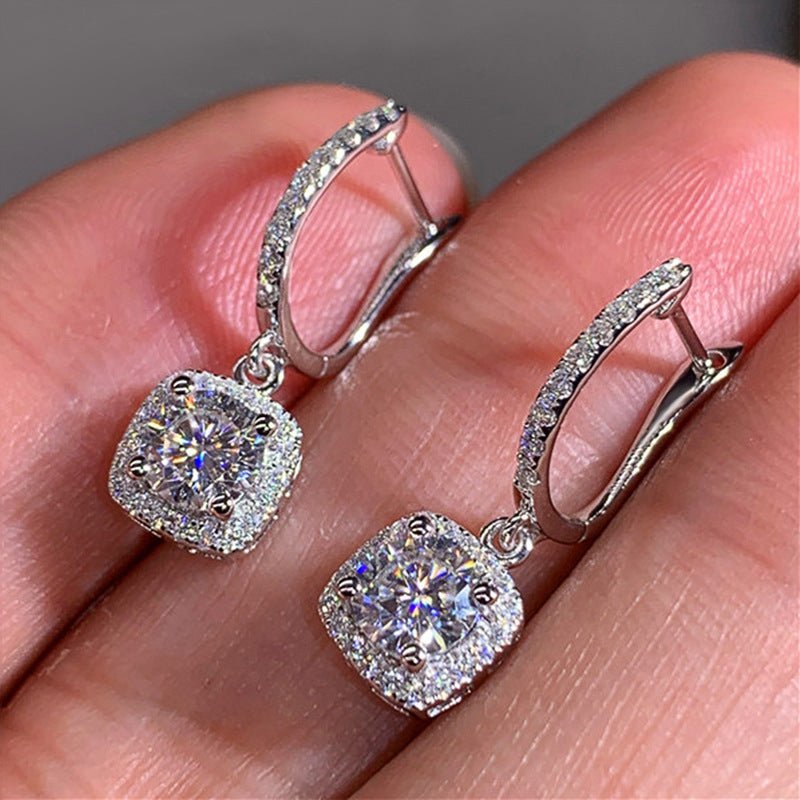 Boucles d'oreilles polyvalentes en zircone micro-pavée (MAC191)
