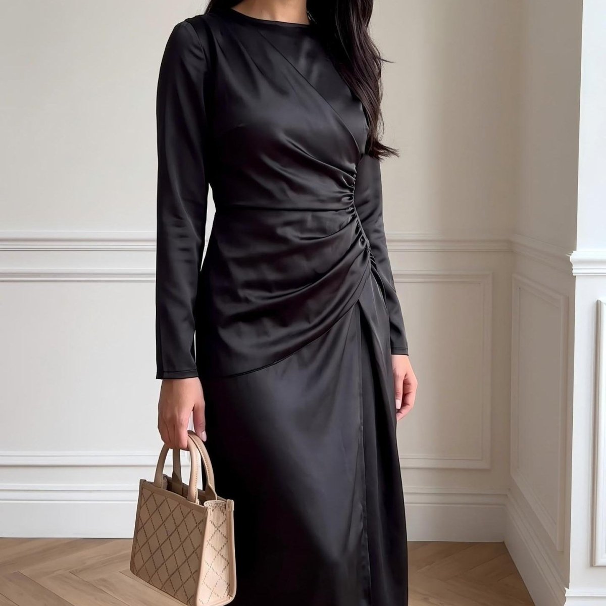 Robe Longue Satin Froncée à la Taille Manches Longues (MS497)
