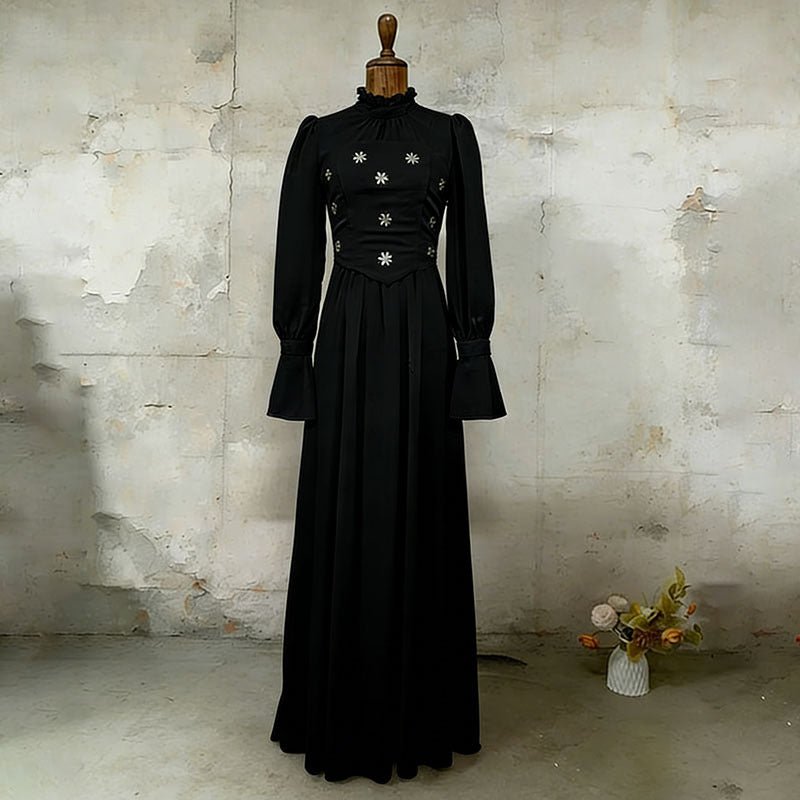 Robe Longue Ornée de Bijoux (MS393)
