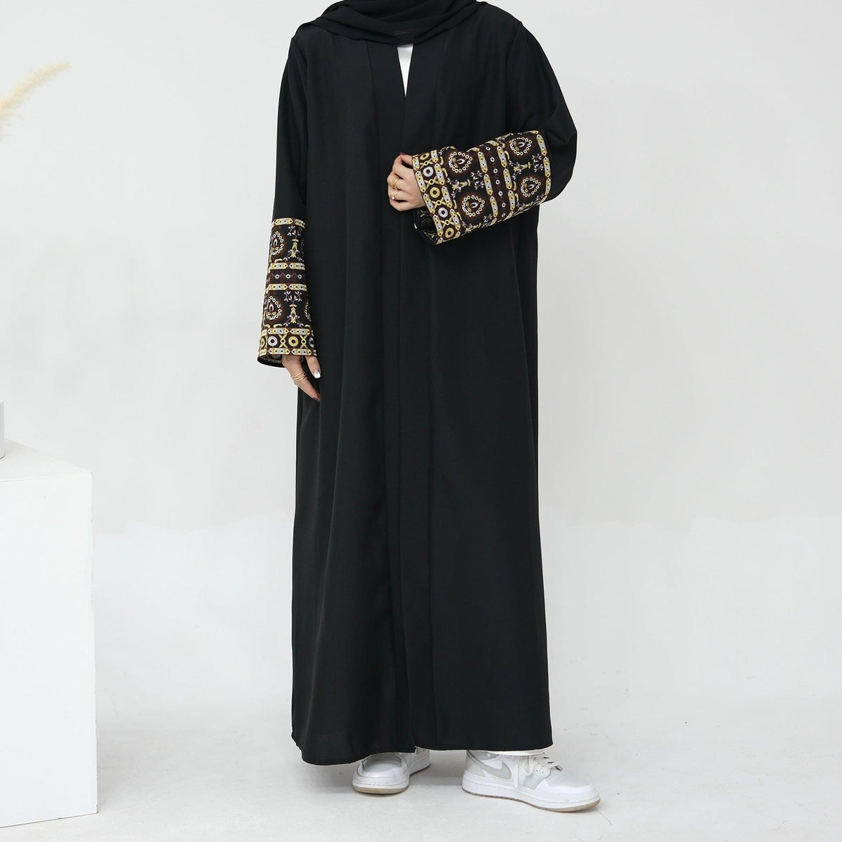 Ensemble Abaya Ouverte Broderie Exquise (MOA039)