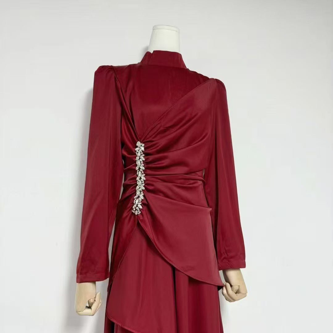 Robe froncée ornée de cristaux avec jupe à volant asymétrique (MS346)