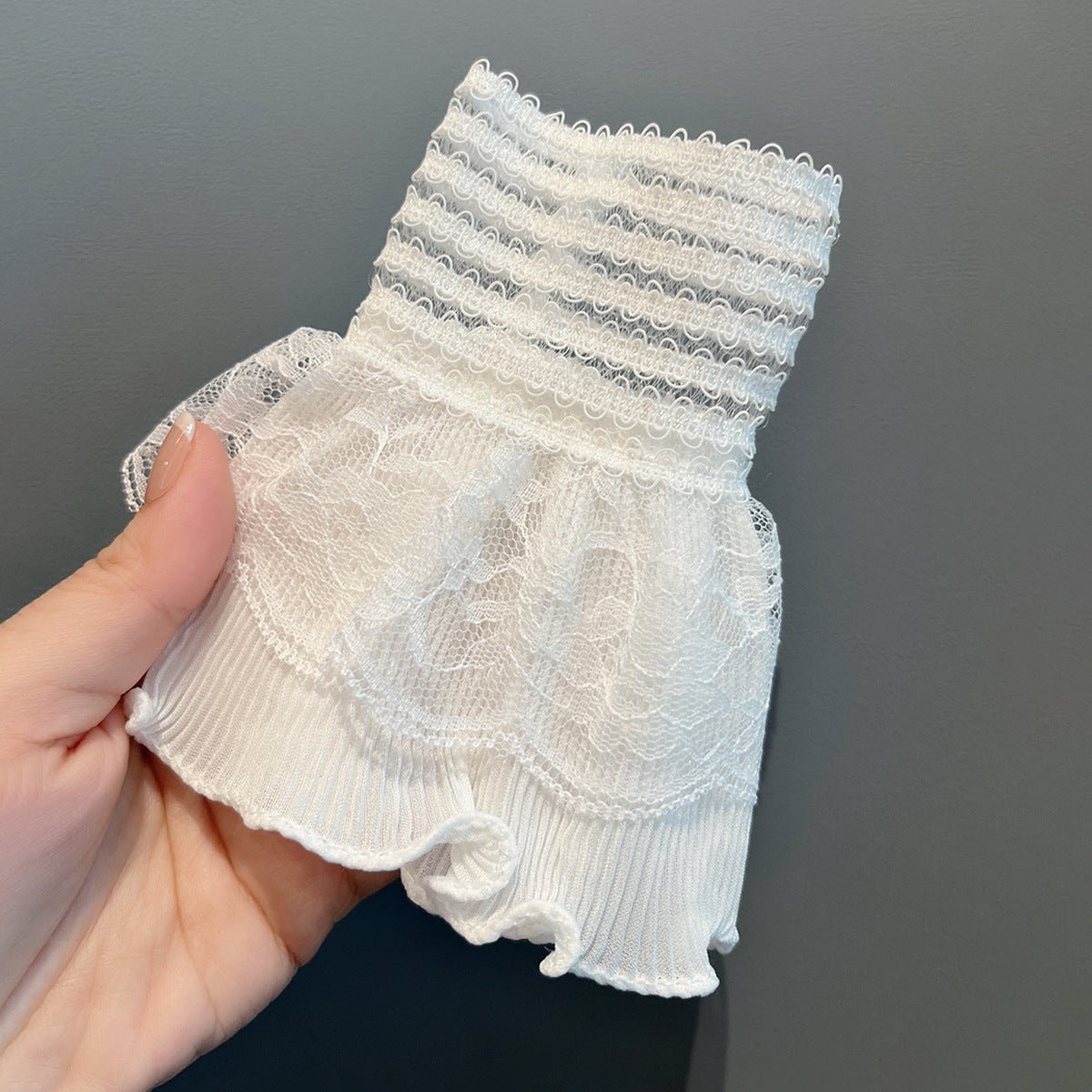 Manches à Revers en Dentelle Double Volant (MAC421)