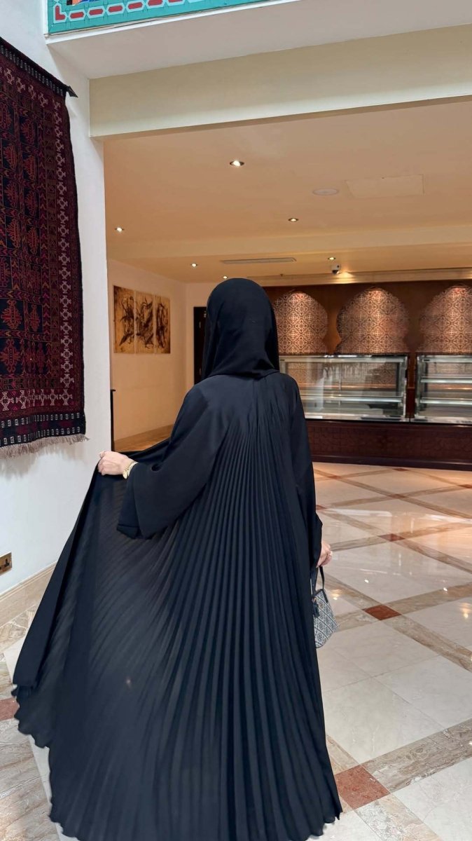 Collection d'Abayas Ouvertes Plissées de Luxe (MOA199)