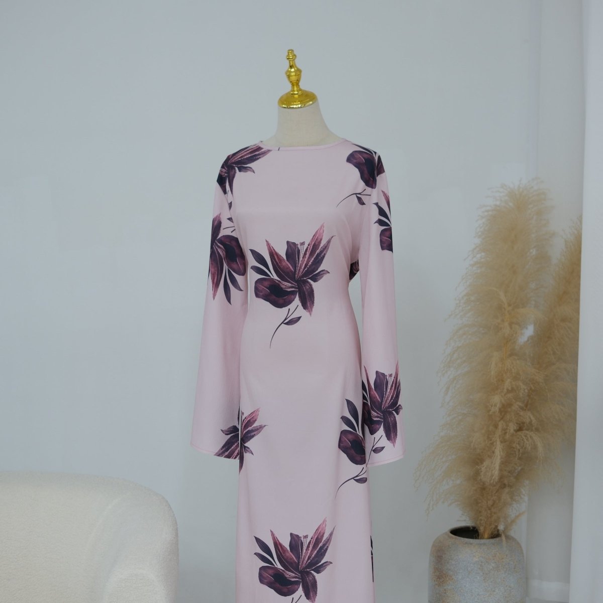 Robe Maxi à Imprimé Floral avec Manches Cape (MS440)