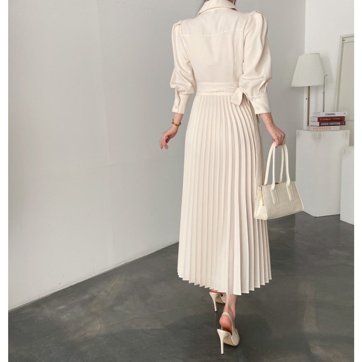 Robe cintrée à col cranté et nœud à la taille | Robe midi plissée à manches ballon ajustées (MA240)