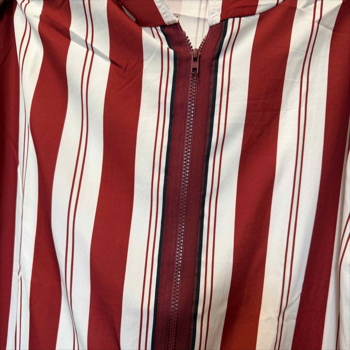 Pièce d'archive Maxi Caftan à capuche rayé demi-zip - MP060 (Taille L uniquement)