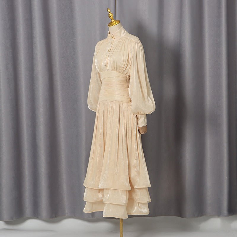 Robe Shimmer à volants étagés avec boutons perlés (MS322)