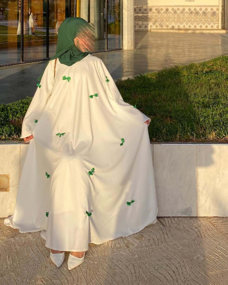Abaya longue à ourlet ample, manches cloche et détail nœud papillon (MA151)