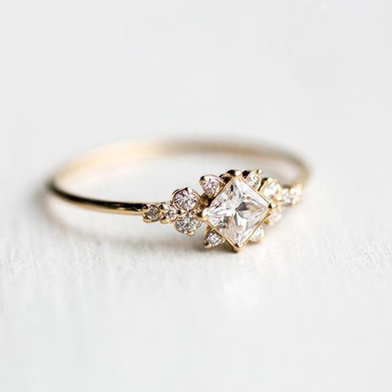 Bague carrée luxueuse en zirconium (MAC196)