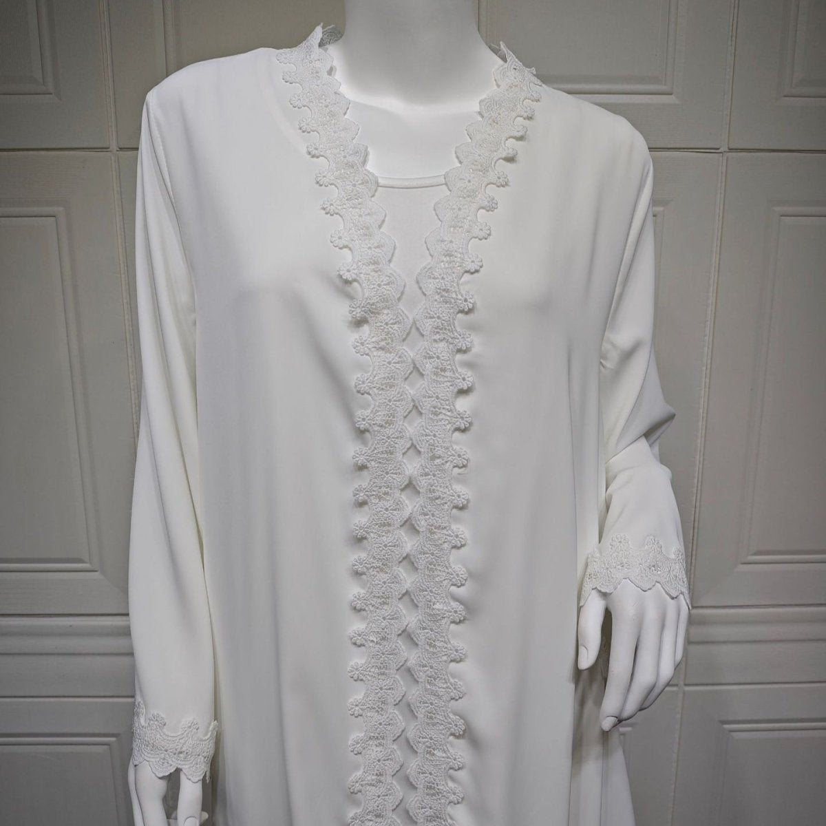 Robe de Prière Élégante avec Détail en Dentelle Florale (MOA285)