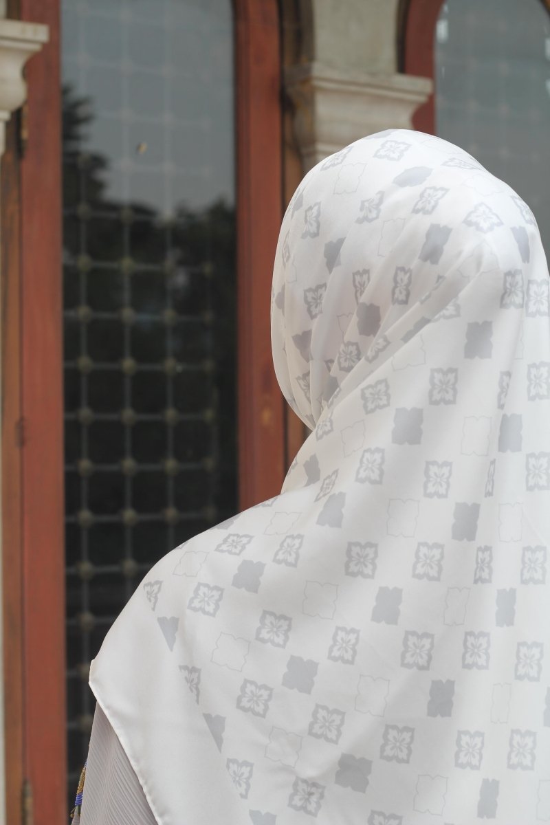 Hijab Imprimé Minimaliste Polyvalent (MH090)