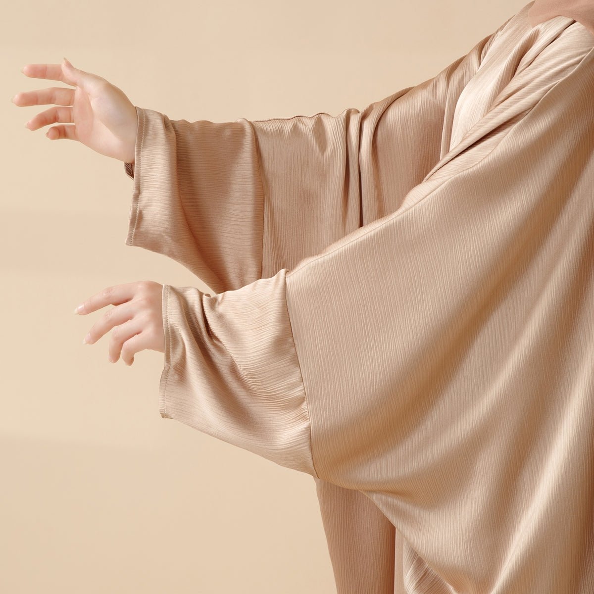 Kaftan modeste pour occasions spéciales : Abaya à manches chauve-souris avec taille strassée (MA135)