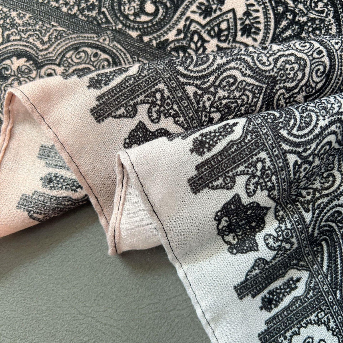 MH058 Hijab fin en coton et lin imprimé motif noix de cajou