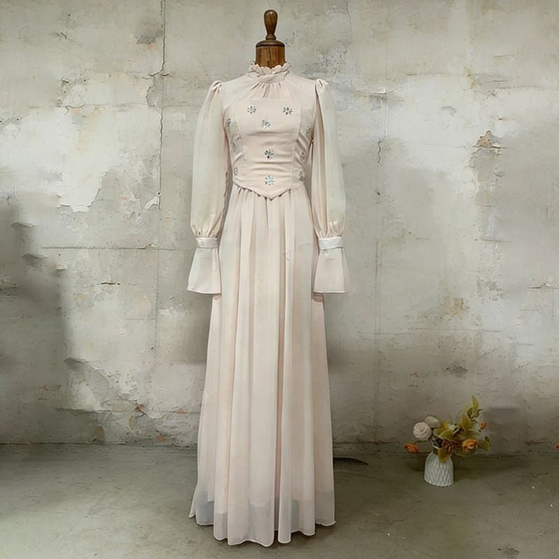 Robe Longue Ornée de Bijoux (MS393)