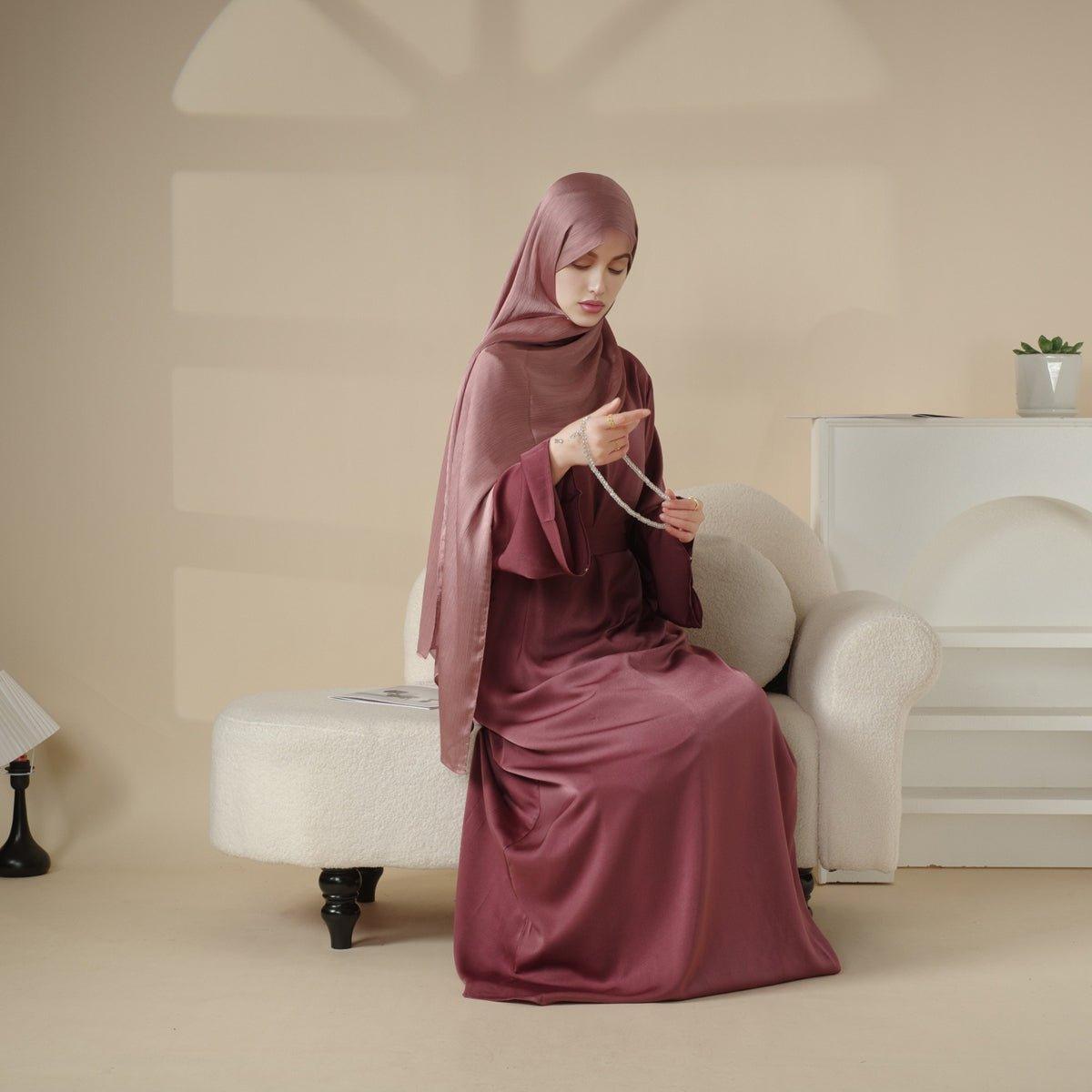 Abaya en satin unie à double poche et boutons dissimulés (MA030)