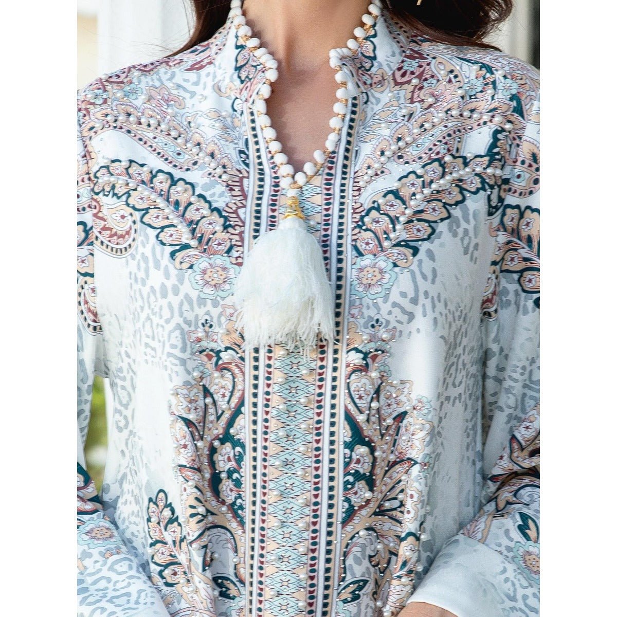 Robe Abaya musulmane de luxe perlée à motifs floraux, ornée de perles et de perles nacrées, avec manches cloche et détails à pompons (MA229)