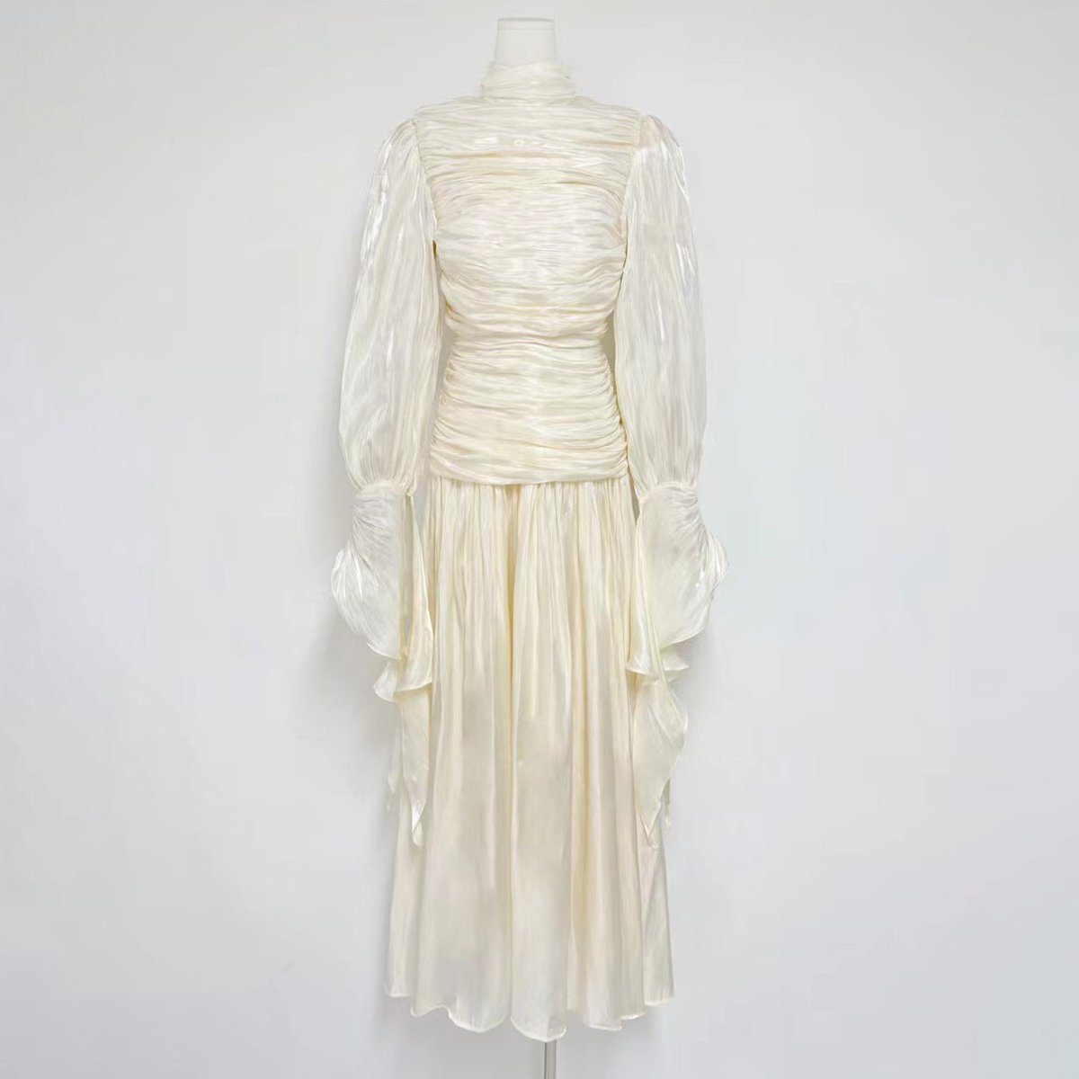 Robe de soirée froncée à col montant (MS221)