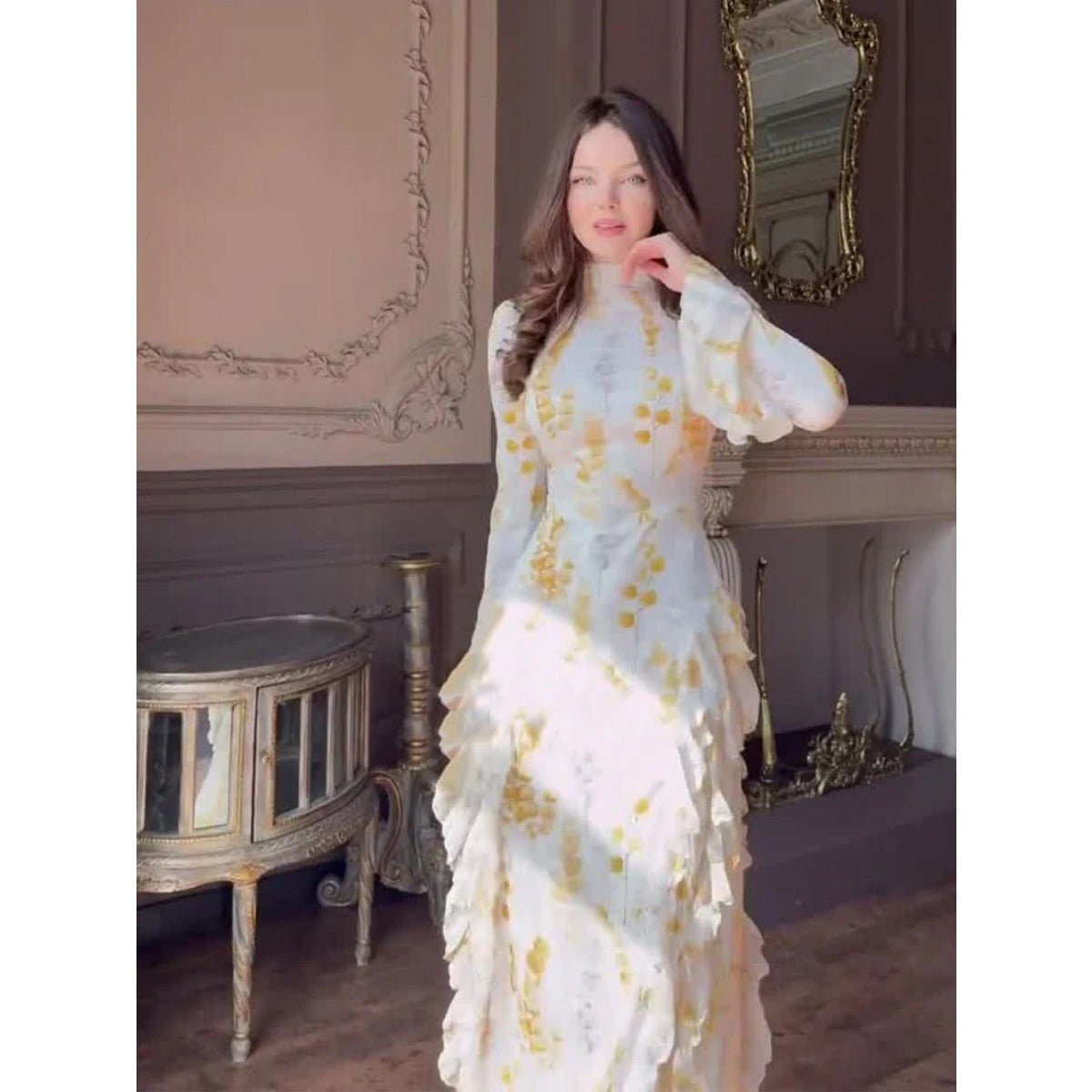 Abaya modeste à manches longues et manches évasées, imprimé floral en satin, avec dos à lacets (MA165)