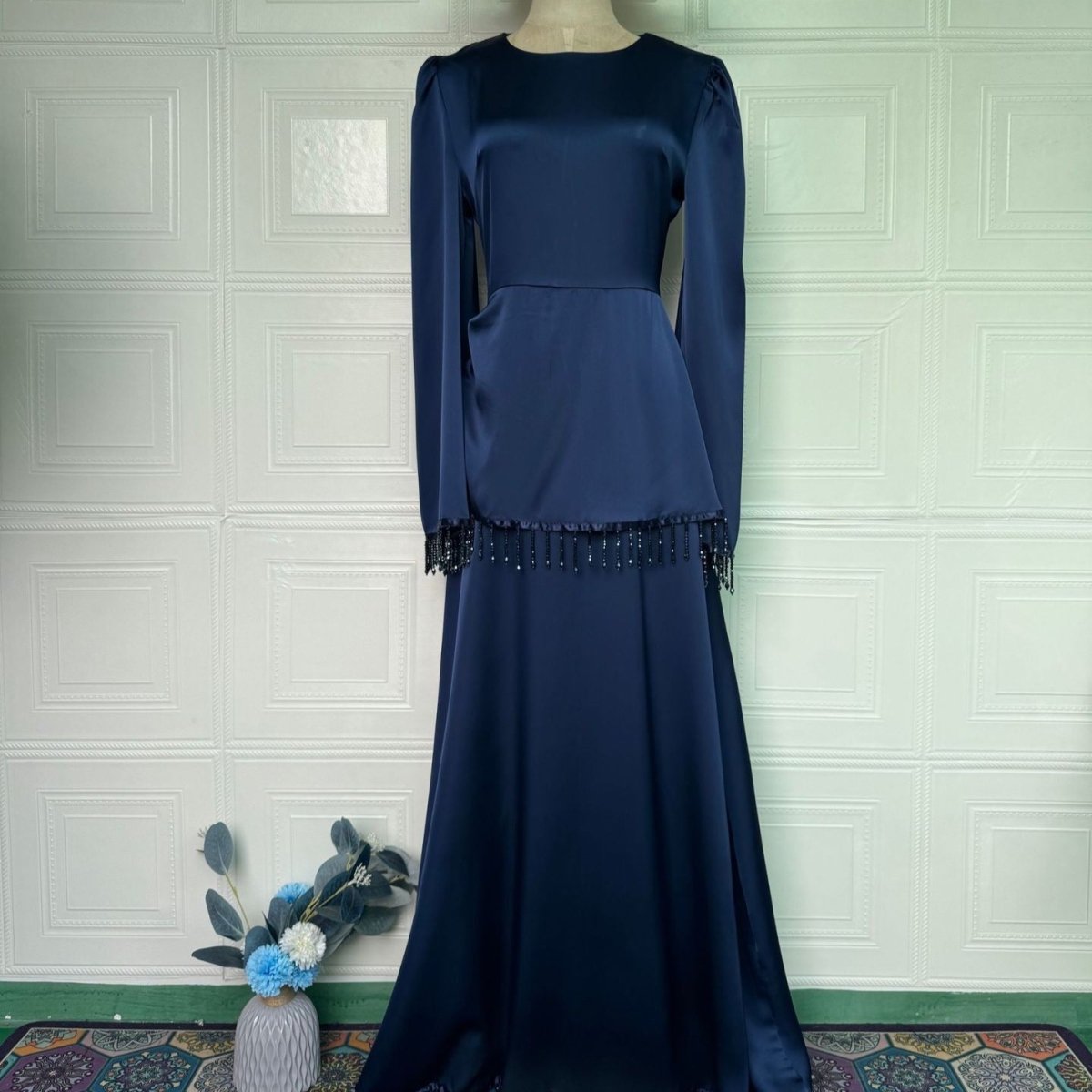 Robe Maxi à Manchettes Franges Perlées (MS480)