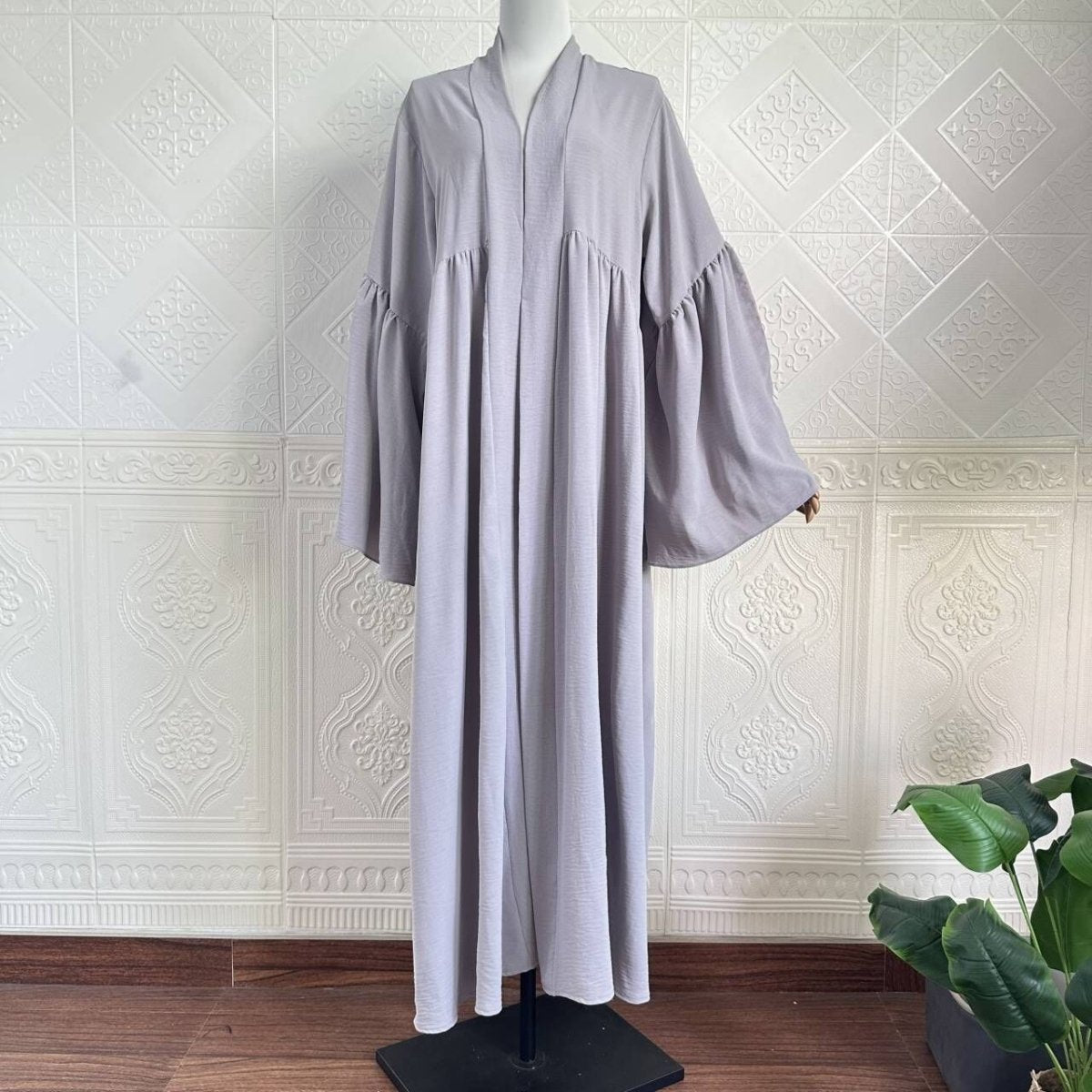 Abaya Ouverte à Manches Cloche et Volants (MOA298)