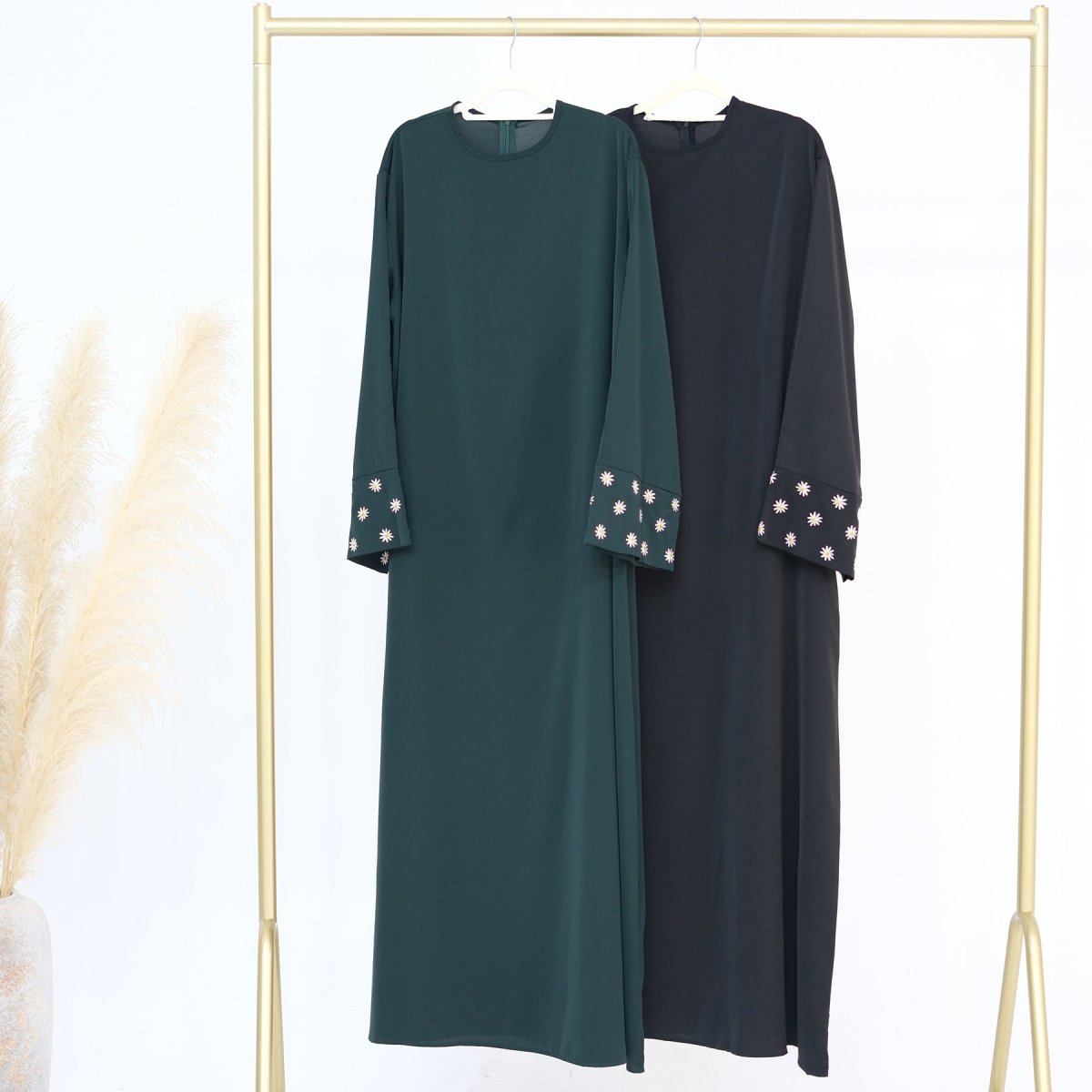 Abaya brodée de marguerites (MA089)