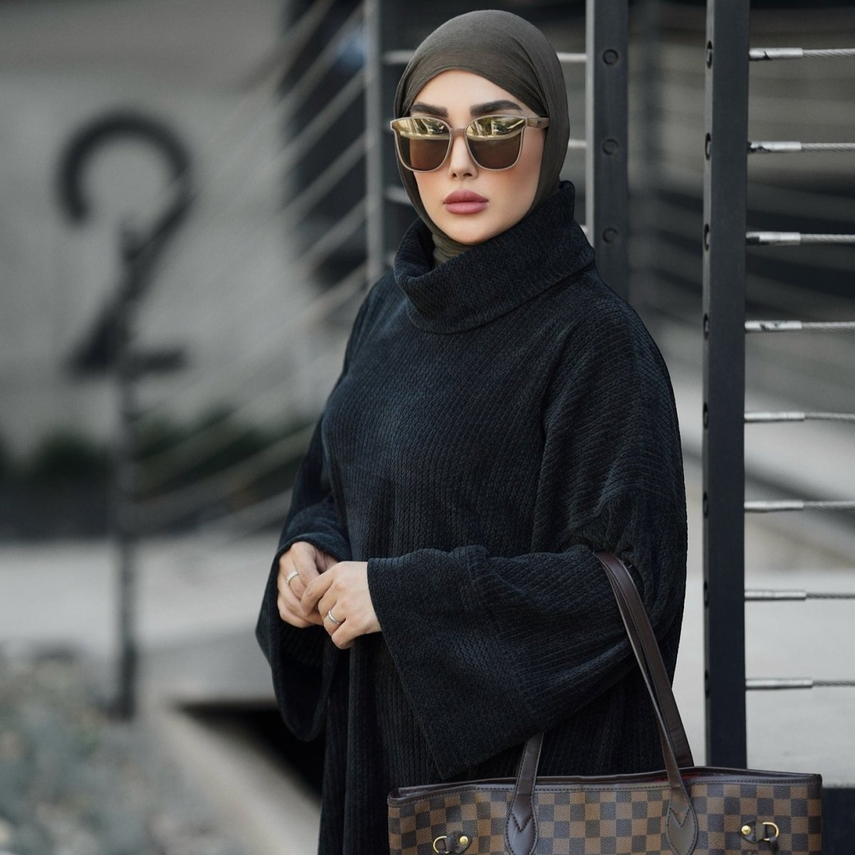 Abaya col roulé décontractée avec poches (MA383)