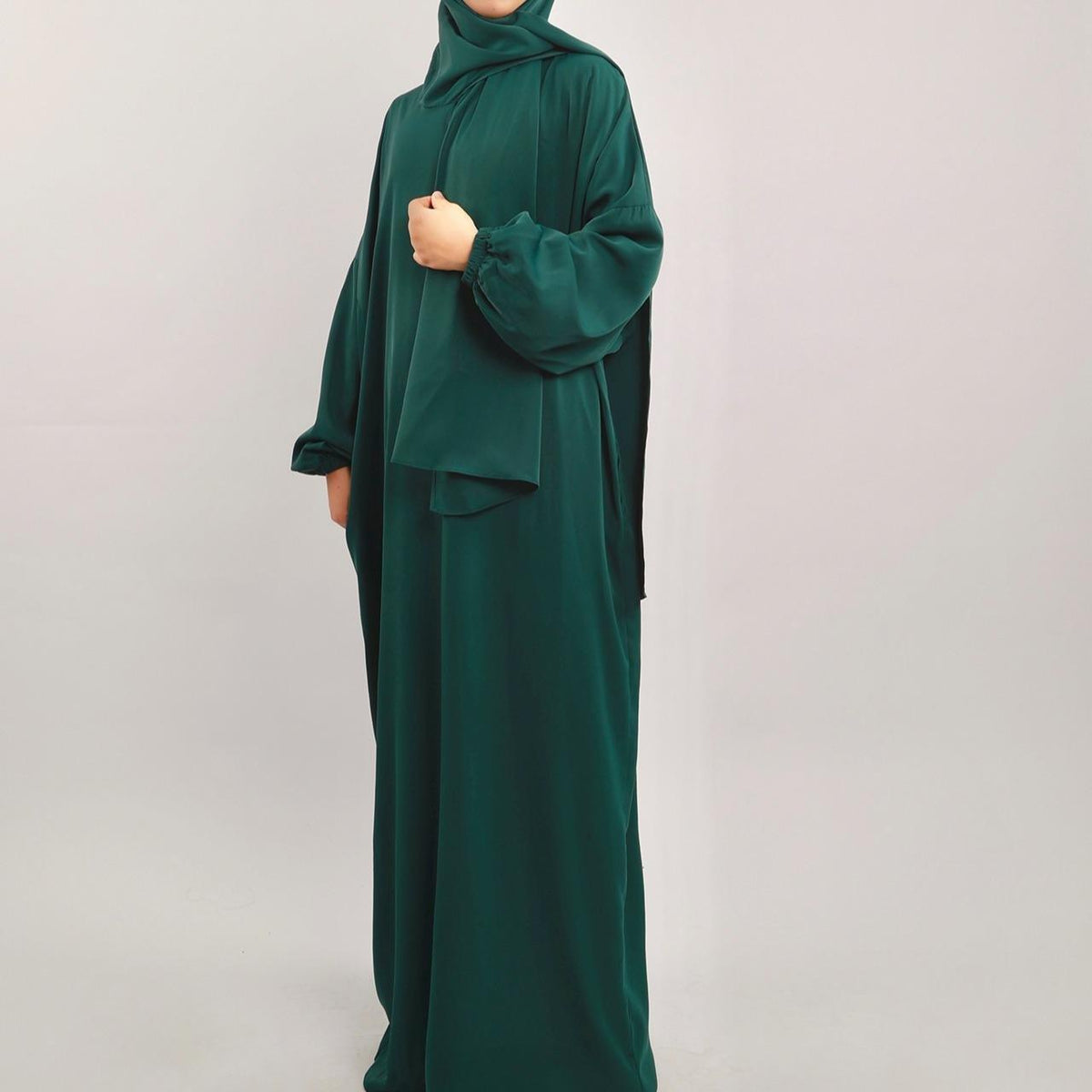 Abaya Sweat à Capuche avec Hijab Attaché (MA001)