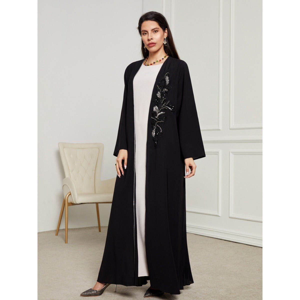 Robe Ouverte Brodée Noire & Argentée - Abaya Élégante et Modeste (MOA216)