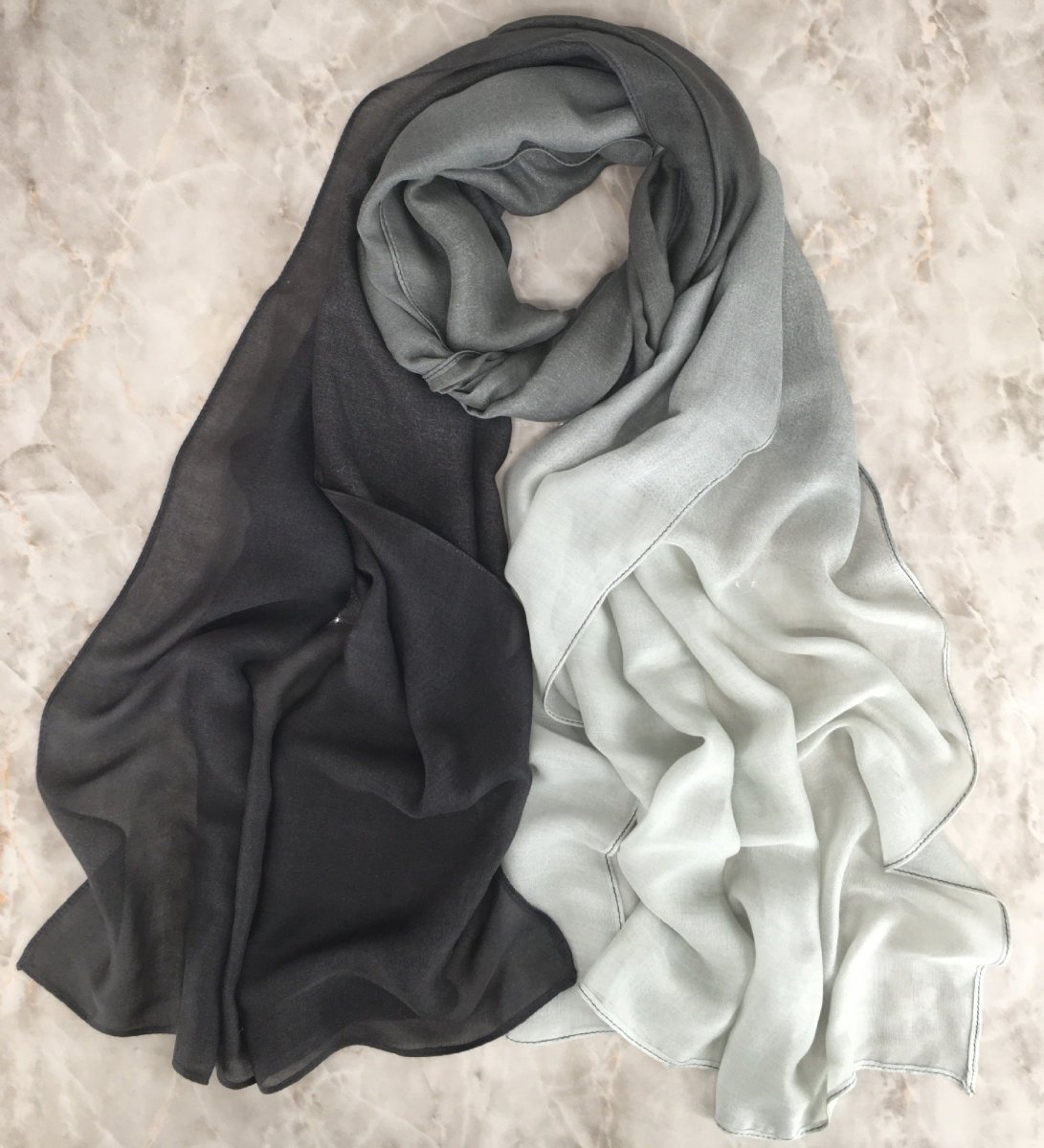 Hijab Modal Dégradé Doux | Hijab à Transition de Couleurs avec Fluidité Naturelle (MH162)