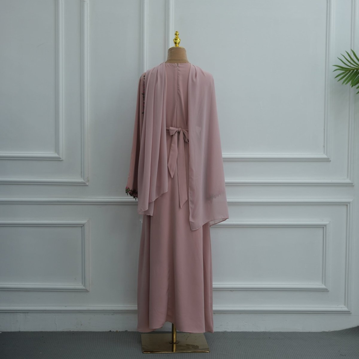 Robe Maxi à Bourgeon de Rose Brodé et Bordure Diagonale(MA455)