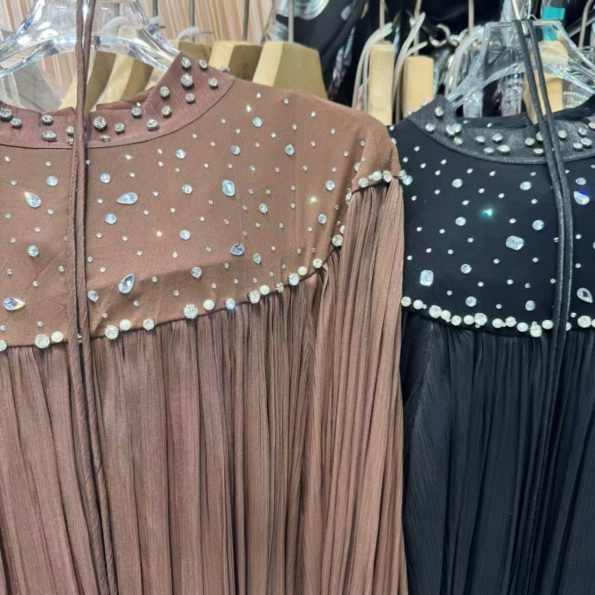 Robe Longue avec Empiècement Perles (MS385)