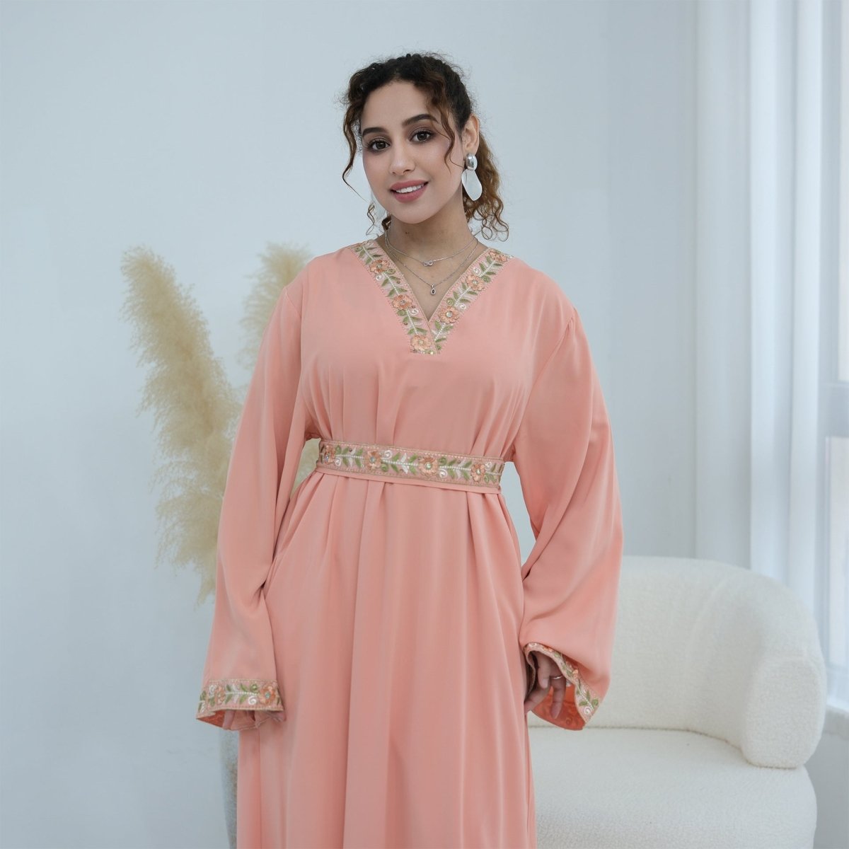 Robe Maxi Nida à Col en V Brodée Florale (MA448)
