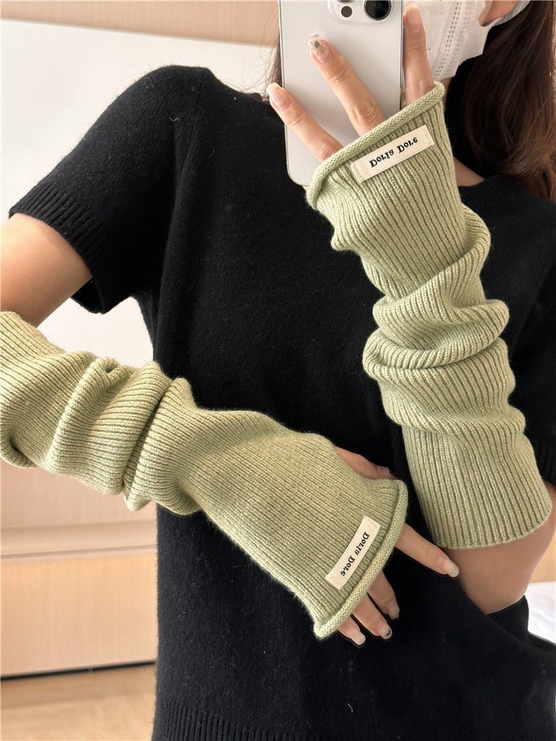 **Manches en Maille Cascadantes – Élégance Cosy pour un Style Superposé** (MAC312)